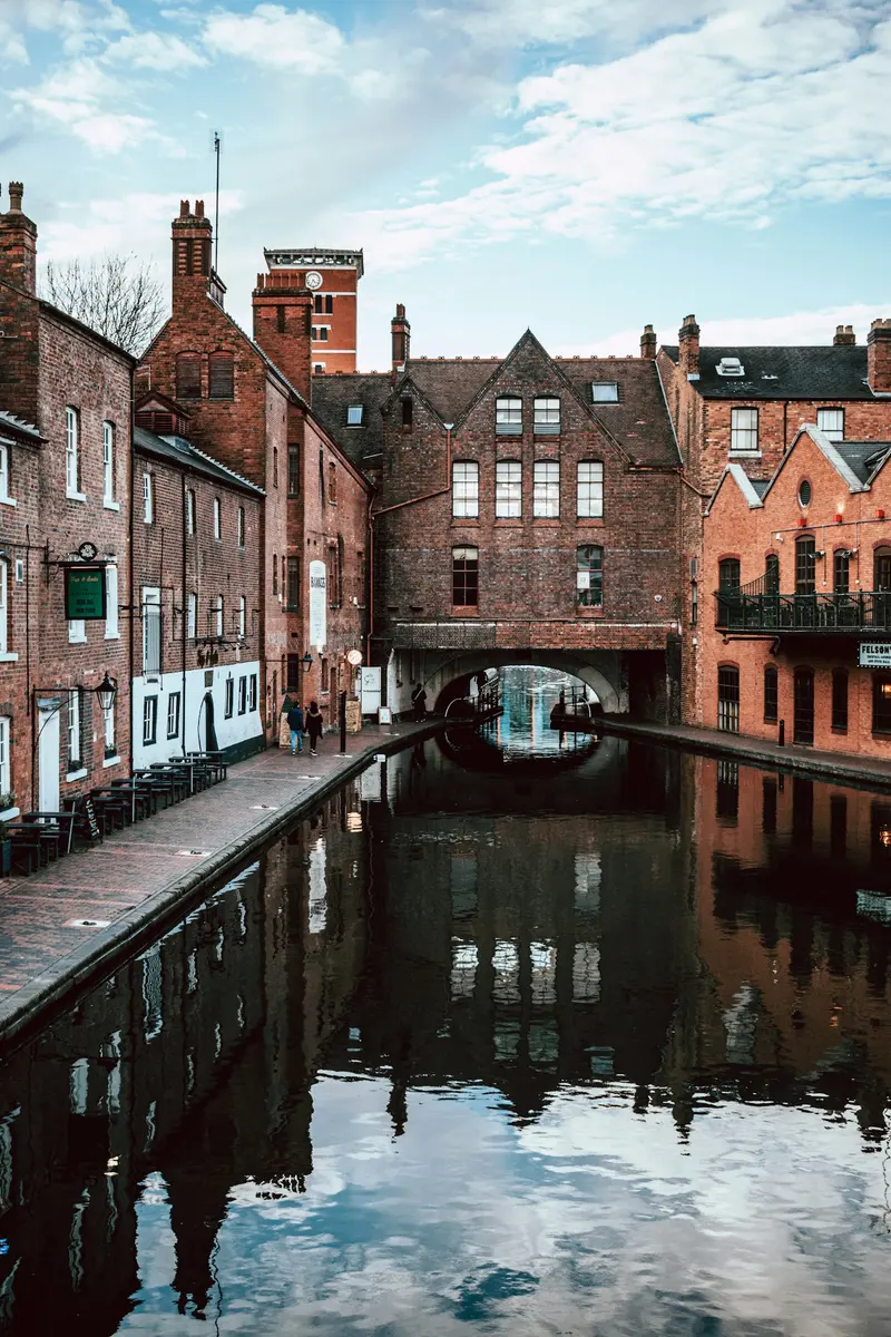 Río y centro urbano de Birmingham