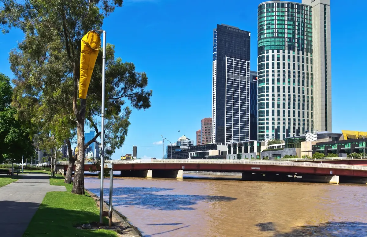 Río y centro urbano de Melbourne